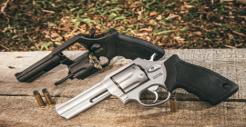 Taurus lança nova versão do clássico revólver RT 065, com calibre .357 Magnum e duas opções de acabamento